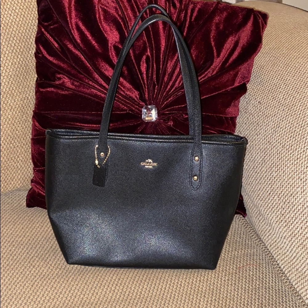 Coach small tote with zipper